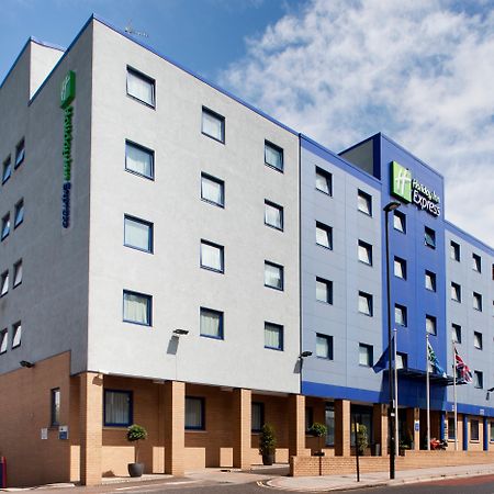 Holiday Inn Express Park Royal By Ihg Лондон Экстерьер фото