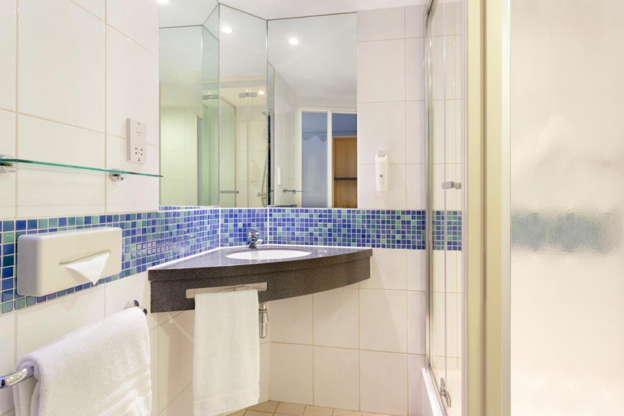 Holiday Inn Express Park Royal By Ihg Лондон Экстерьер фото