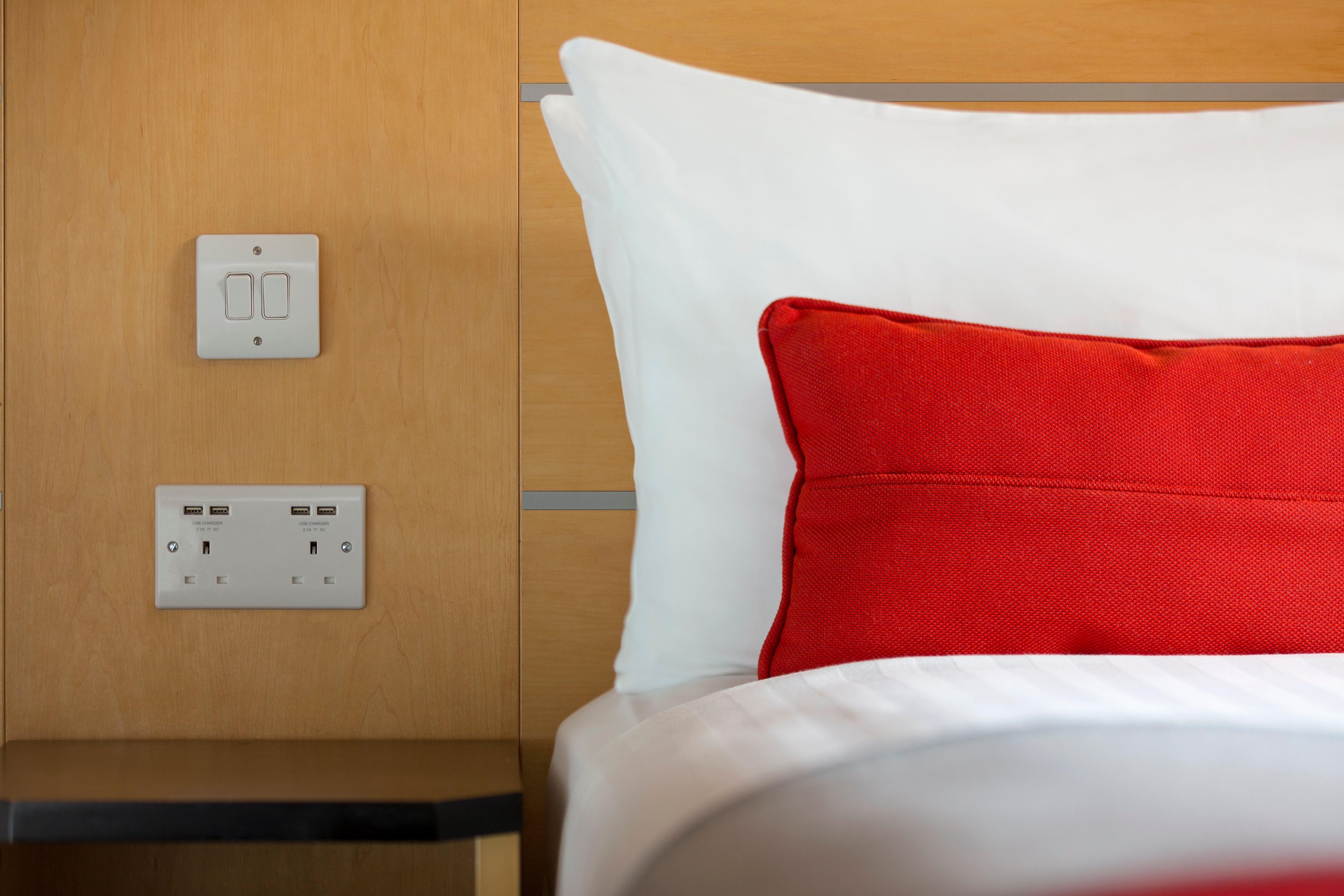 Holiday Inn Express Park Royal By Ihg Лондон Экстерьер фото