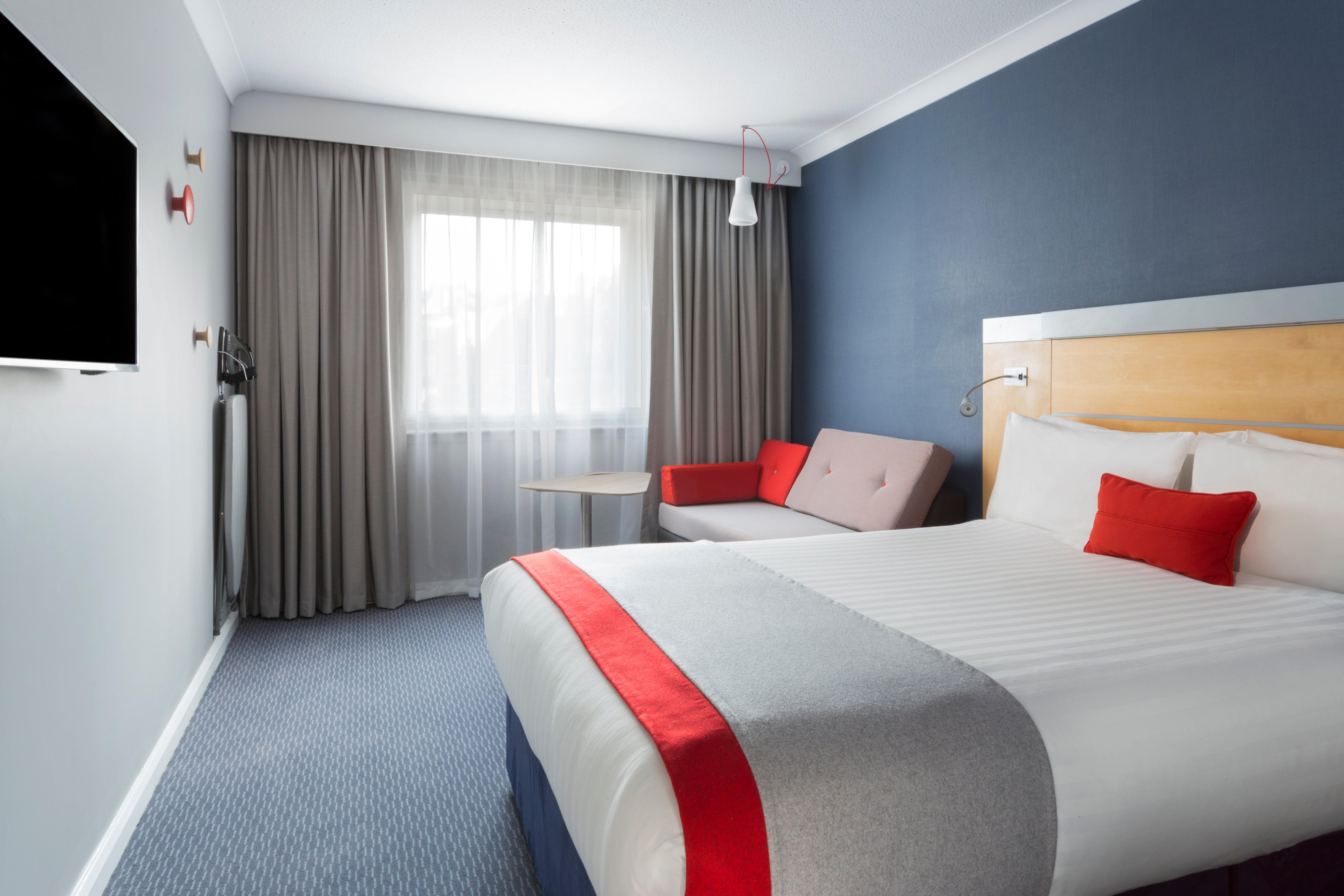 Holiday Inn Express Park Royal By Ihg Лондон Экстерьер фото