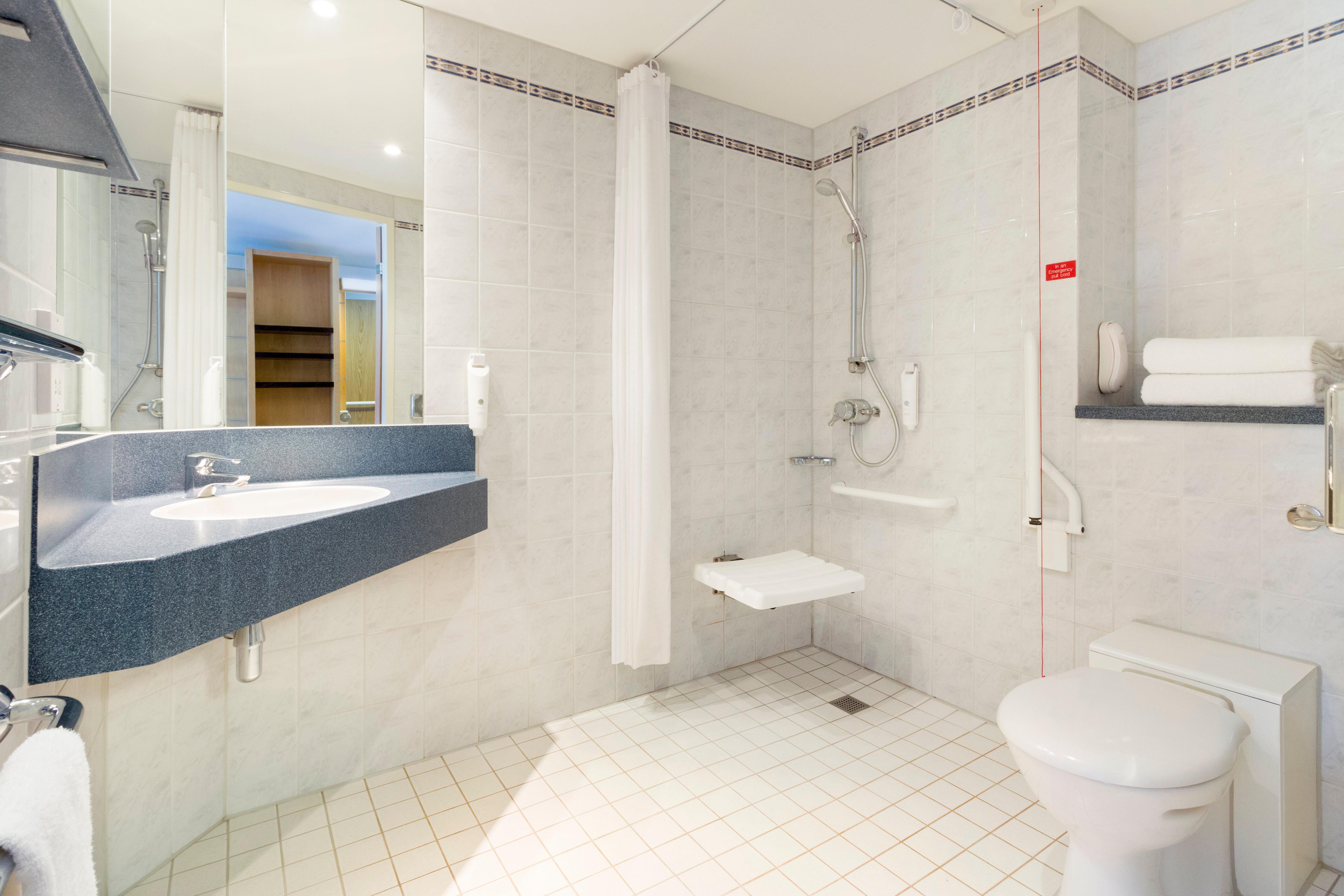 Holiday Inn Express Park Royal By Ihg Лондон Экстерьер фото