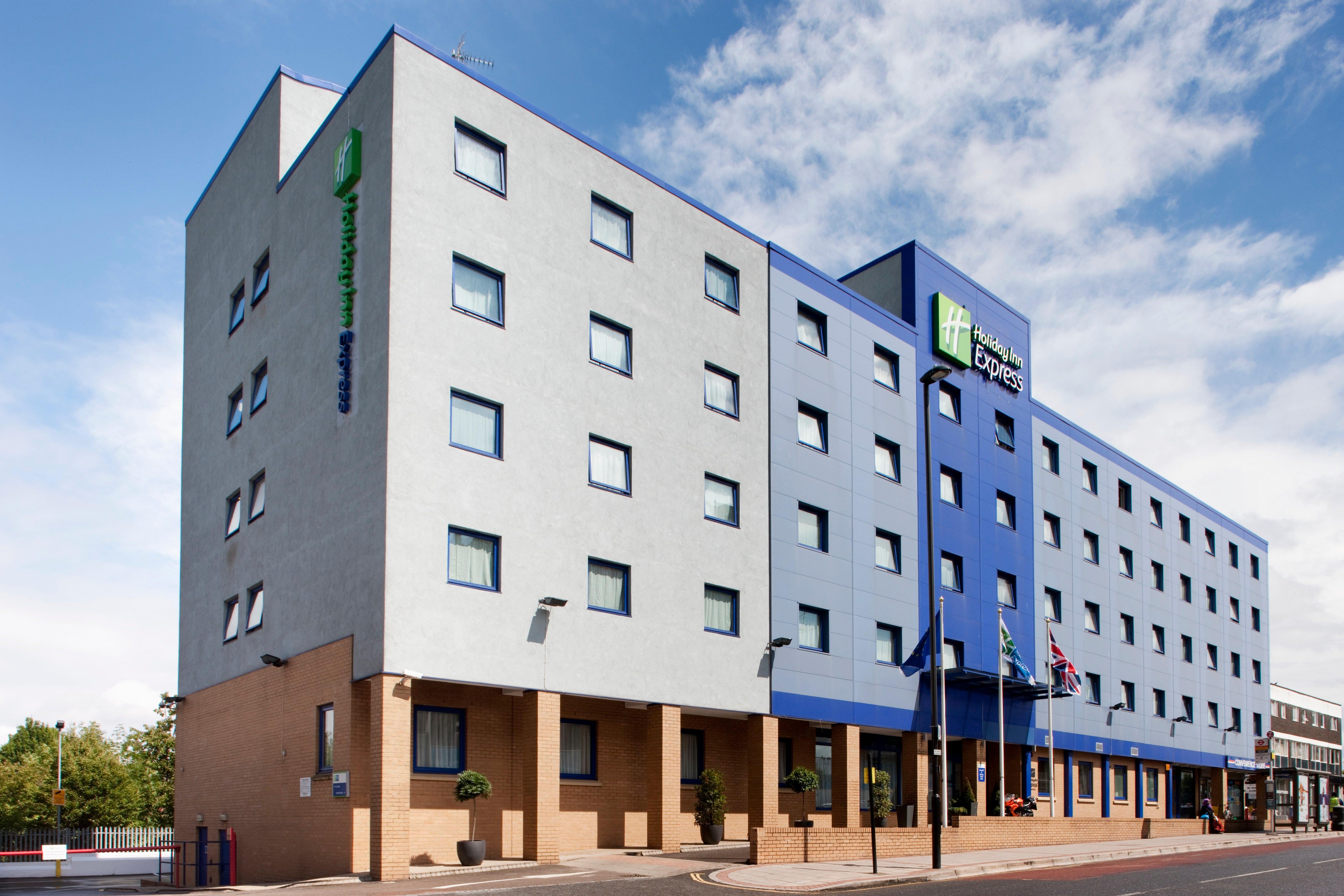 Holiday Inn Express Park Royal By Ihg Лондон Экстерьер фото
