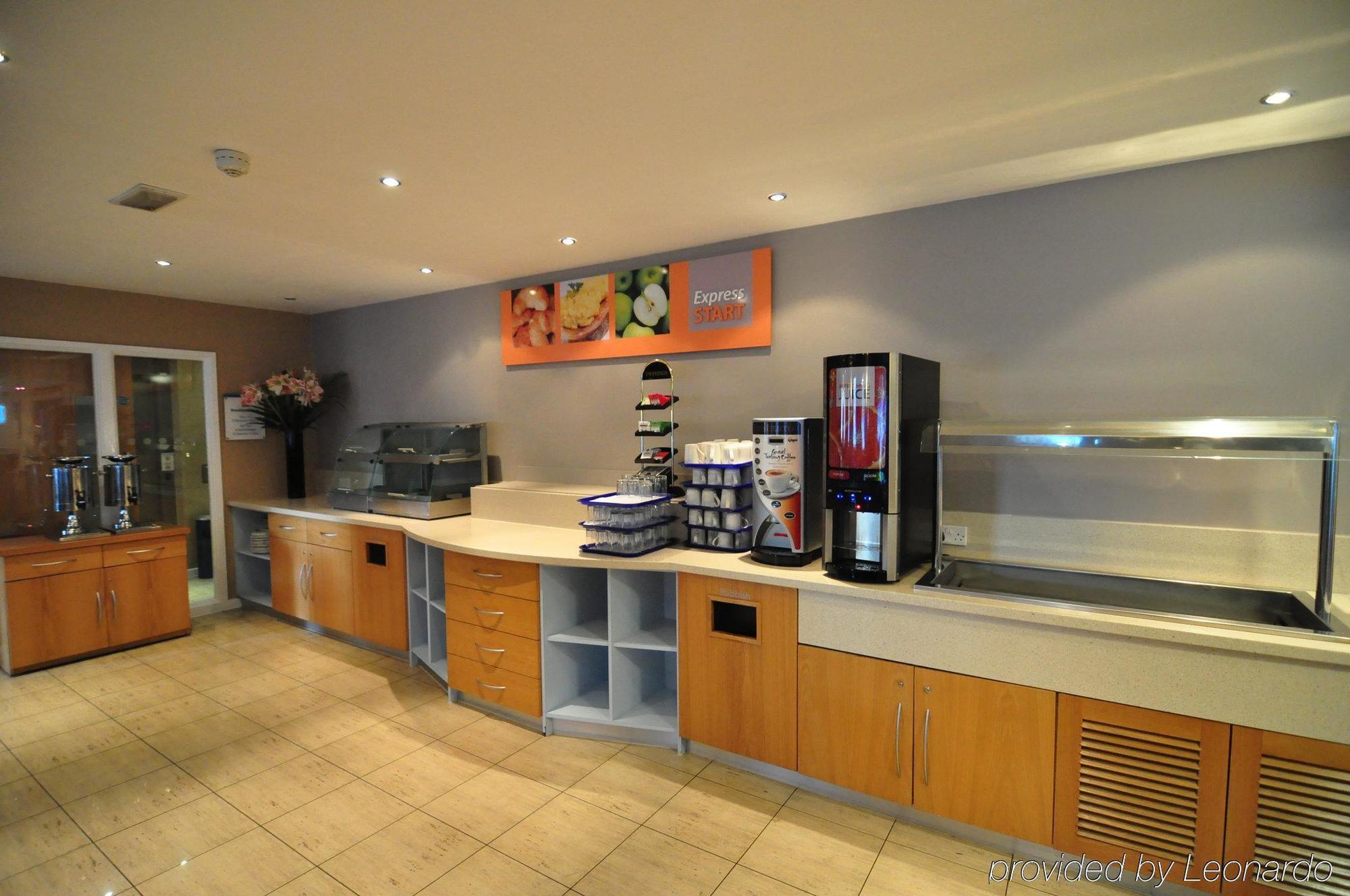 Holiday Inn Express Park Royal By Ihg Лондон Ресторан фото