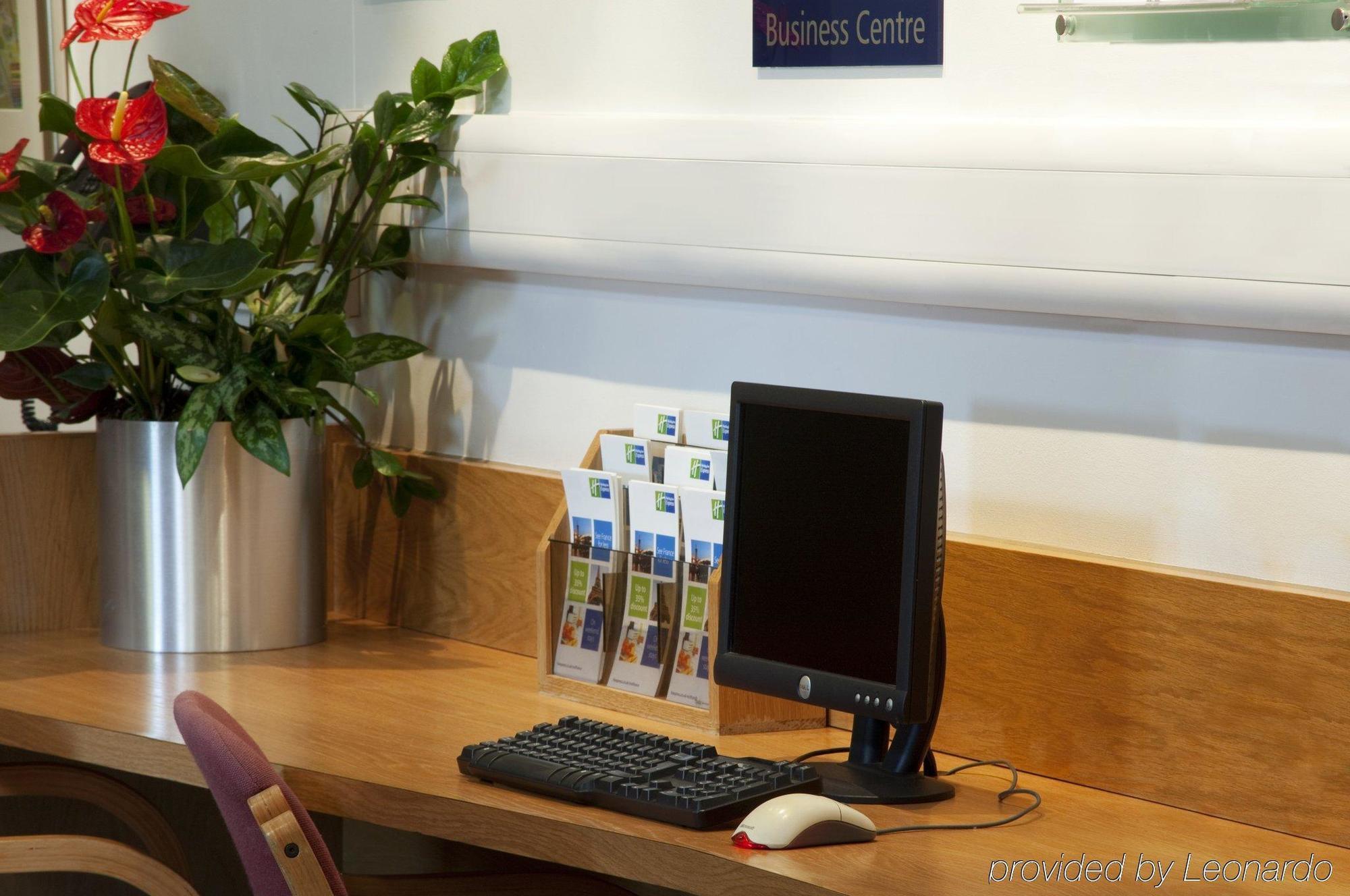 Holiday Inn Express Park Royal By Ihg Лондон Удобства фото