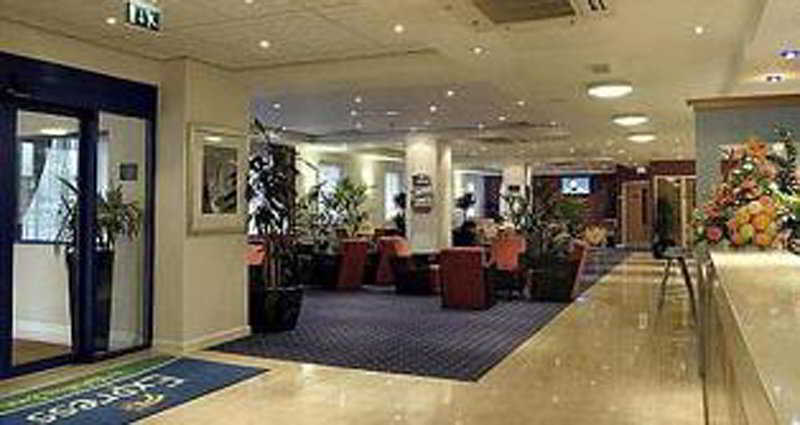 Holiday Inn Express Park Royal By Ihg Лондон Экстерьер фото