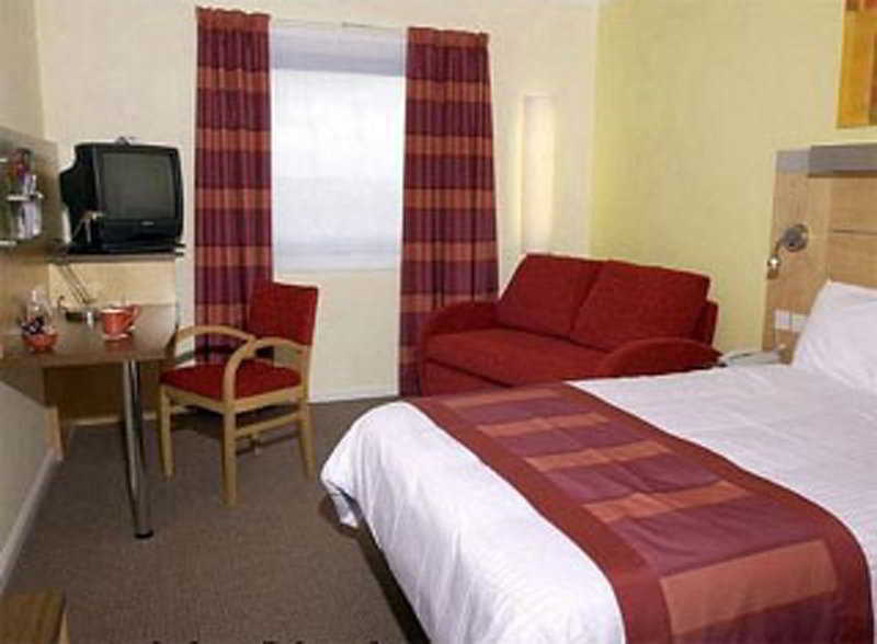 Holiday Inn Express Park Royal By Ihg Лондон Экстерьер фото