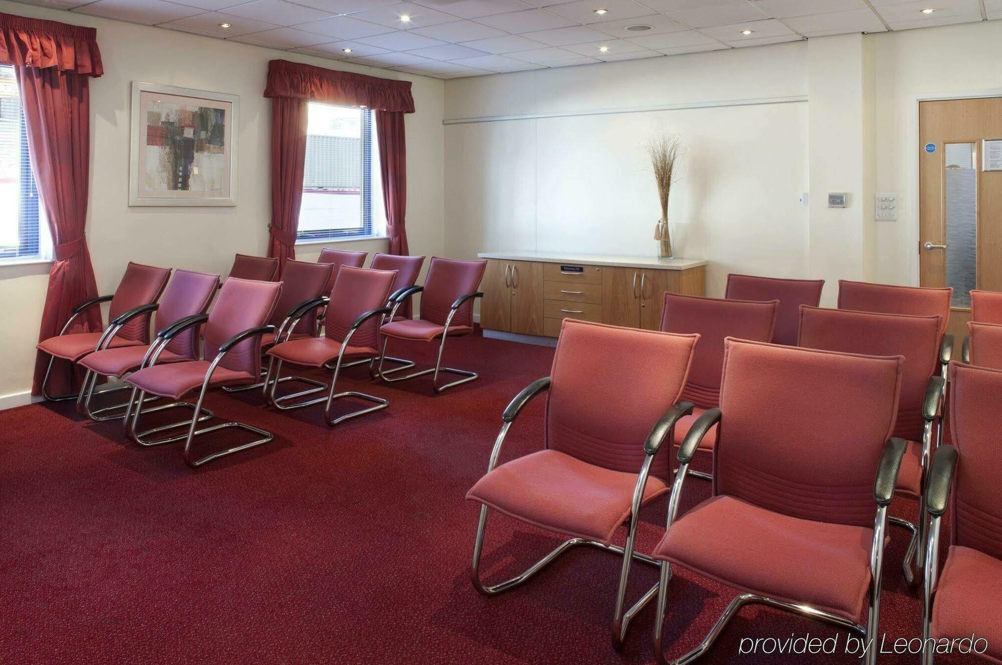 Holiday Inn Express Park Royal By Ihg Лондон Удобства фото